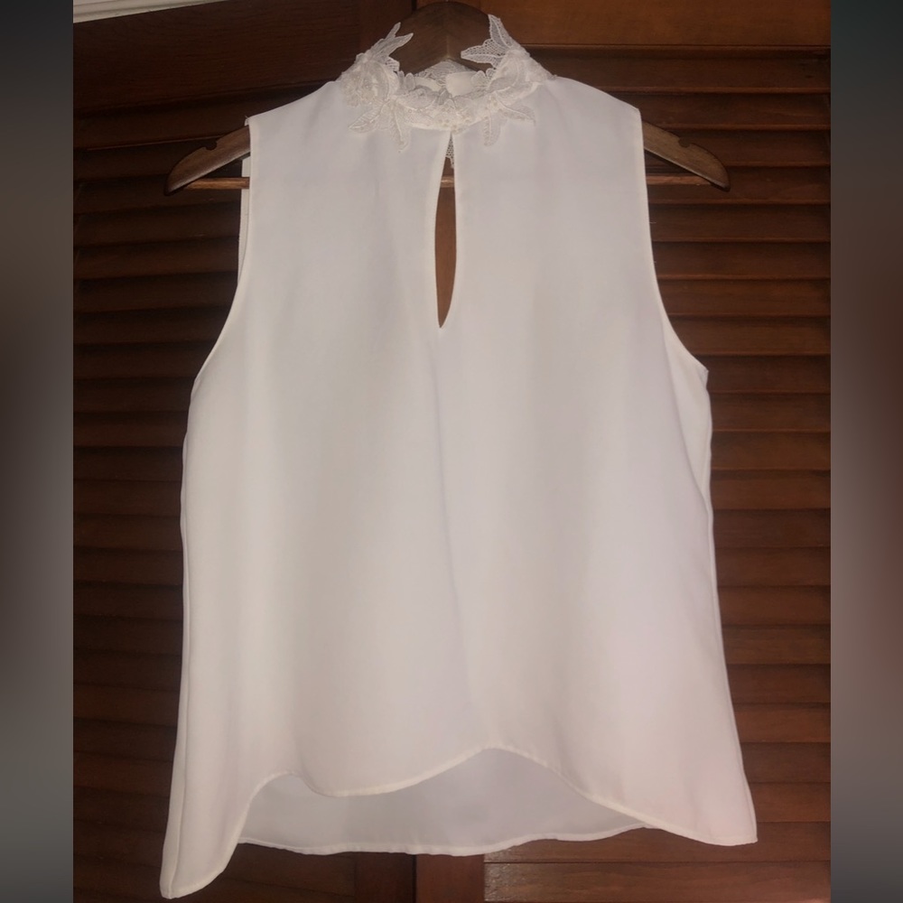 ZARA Woman’s keyhole white sleeveless blouse w/ pearl detail
